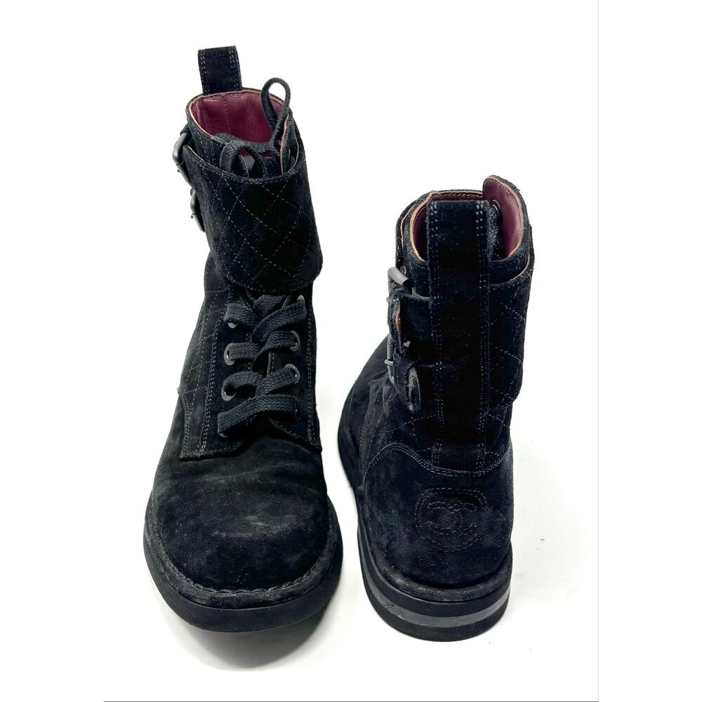 Chanel 2014 Karl Lagerfeld CC Lace Up Suede Combat Boots Diamond Quilted 37.5